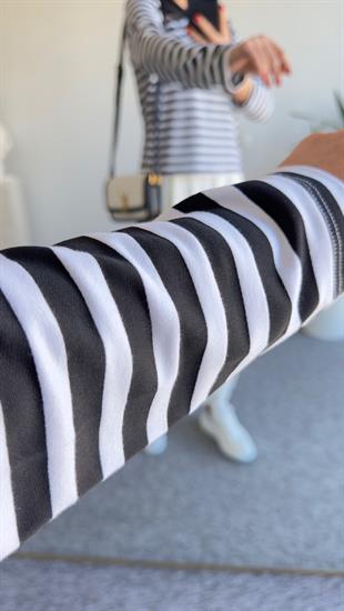 Siyah Beyaz Çizgili Düğme Detay Sweat