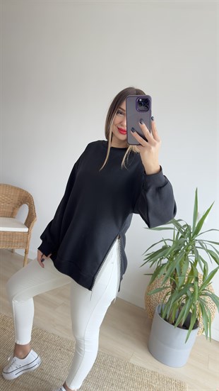 Yanları Yırtmaç Ve Zincir Detaylı Siyah Sweat