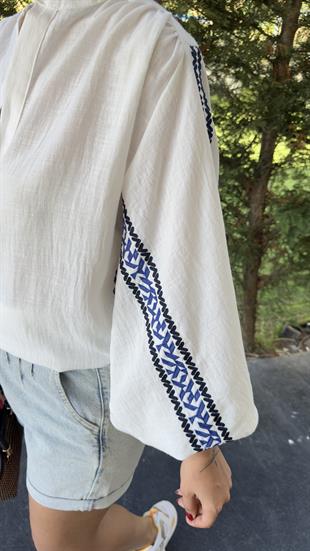 Deris Nakış Detaylı Keten Bluz