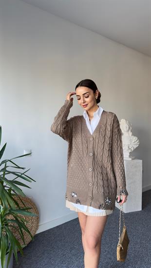 Marka Model Zımbalı Triko Hırka