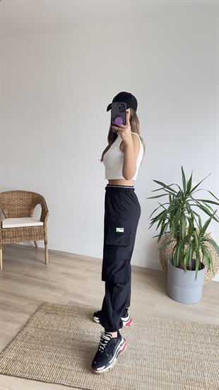 Beli Yazı Detaylı Paraşüt Pantolon