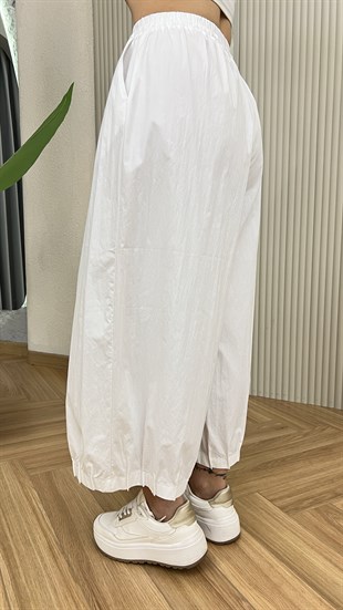 Beyaz Paça Pile Detaylı Baggy Pantolon
