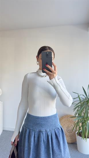 Zra Model Kol Yırtmaçlı Beyaz Bluz