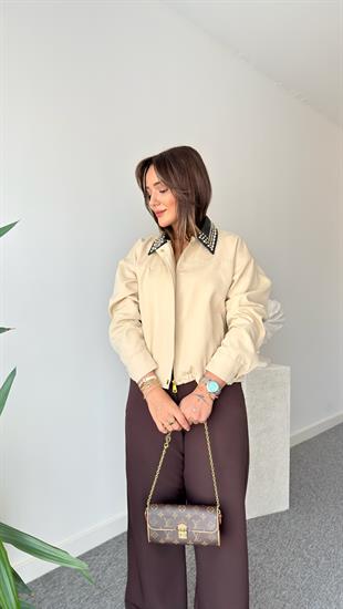Meria Yakası Taş Detaylı Marka Model Ceket
