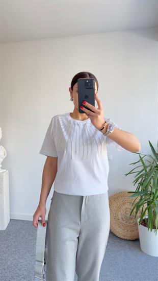 Sarkıt Taş Detaylı Beyaz Tshirt