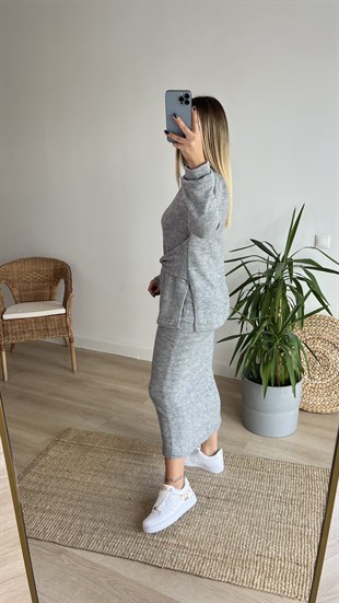 Etekli Gri Triko Takım