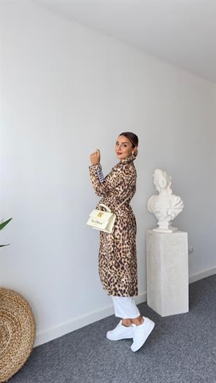 Etiket Detay Leopar Desenli Tasarım Trençkot