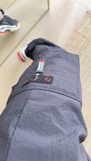 Beli Yazı Detaylı Paraşüt Pantolon