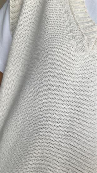 V Yaka Bej Süveter Detaylı Bluz