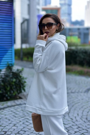 Boğazlı Salaş Beyaz Sweatshirt