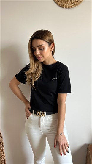  Sırtı Yazılı Siyah Tshirt