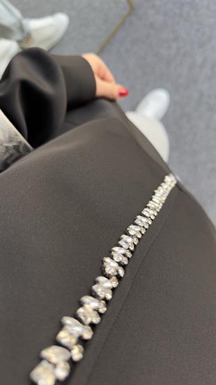 Dalgıç Kumaş Taş Detay Siyah Sweat