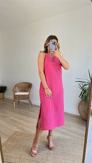 Yandan Yırtmaçlı Fuşya Askılı Elbise 