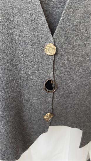 Gold Düğmeli Gri Triko Yelek
