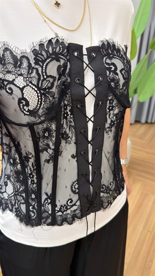 Lais Dantel Detaylı Beyaz Tshirt(ÖN SİPARİŞ ÜRÜNÜ)