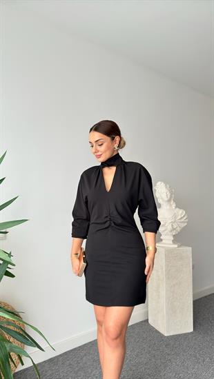 Yaka Pencere Detaylı Siyah Crep Elbise 
