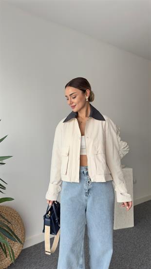 Astarı Desenli Önden Cepli Bej Trençkot