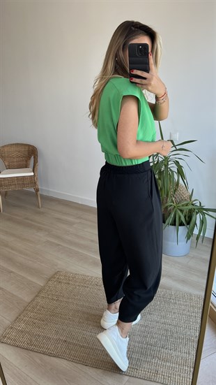 Beli Lastikli Pileli Siyah Pantolon