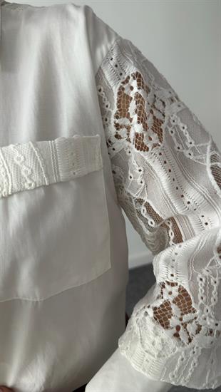 Ekru Frey Dantel Detaylı Gömlek
