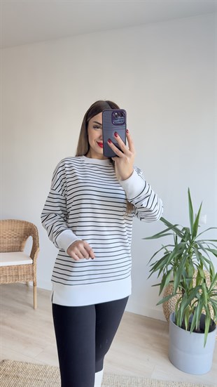 Çizgili Beyaz Basic Sweatshirt