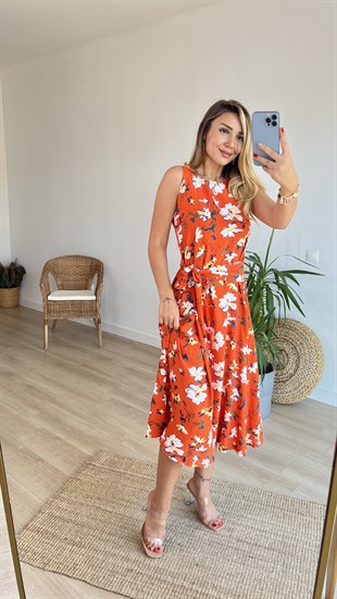 Çiçek Desen Turuncu Kuşaklı Elbise