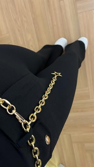 Siyah Zincir Kemer Detaylı Tayt Pantolon