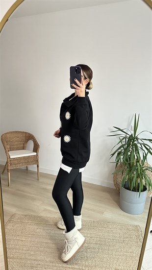 Papatya Nakışlı Siyah Sweatshirt