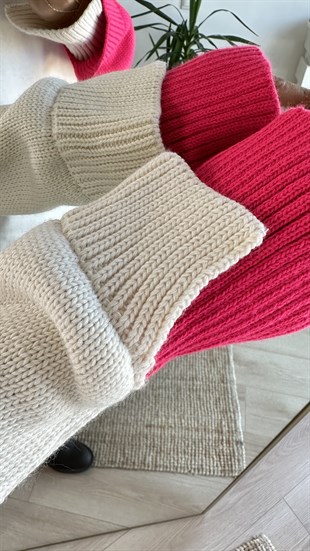 Kolları Triko Detaylı Beyaz Sweatshirt