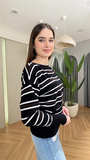 Siyah Viecha Çizgili Kayık Yaka Triko