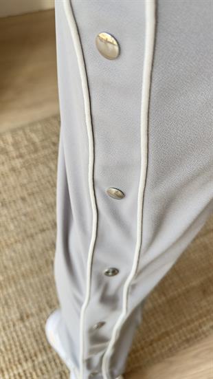 Şerit Detay Düğmeli Gri Pantolon