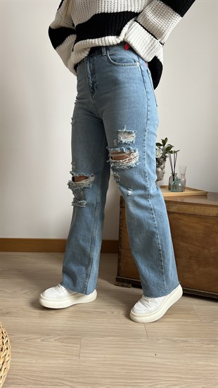 Yırtık Detaylı Jean