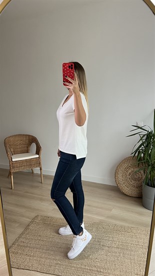 Pamuklu V Yaka Ekru Basic Tshirt