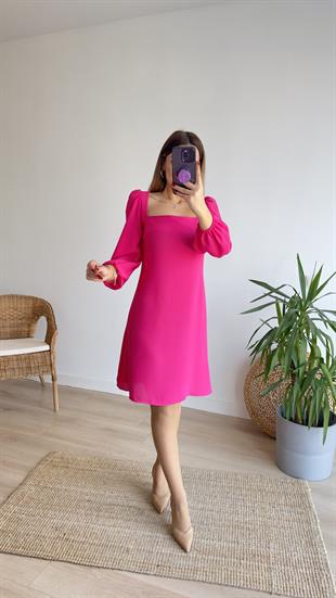 Kare Yaka Pembe Elbise 