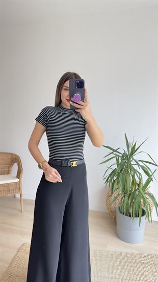 Çizgili Dik Yaka Siyah Tshirt