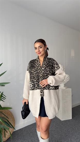 Minta Üstü Leopar Altı Triko Detaylı Bej Hırka
