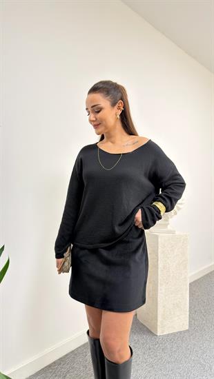 Siyah Geniş Yaka Triko Kazak