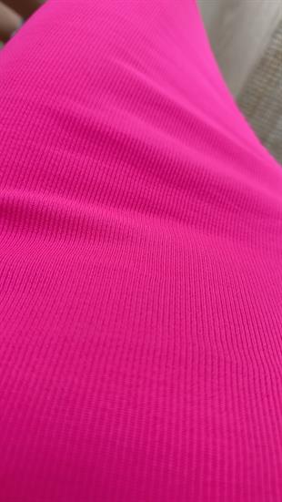Kare Yaka Pembe Triko Elbise 