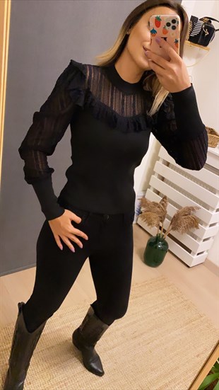 Tül Detaylı Fırfırlı Bluz