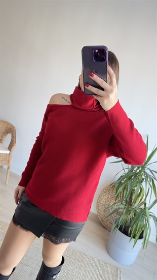 Yakası Çıkabilen Kırmızı Triko