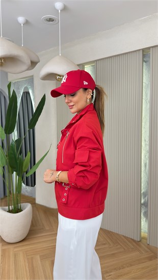 Toka Detaylı Tasarım Kırmızı Ceket