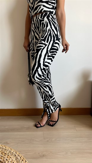 Paçası Yırtmaçlı Zebra Desen İkili Takım
