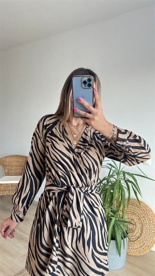 Marka Model Zebra Desen Kuşaklı Elbise 