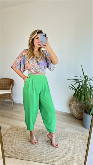 Beli Lastikli Pileli Yeşil Pantolon