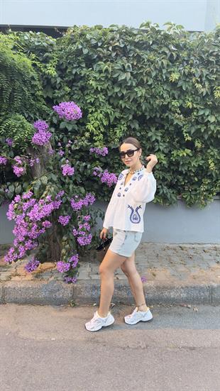 Riper İşlemeli Beyaz Keten Bluz 