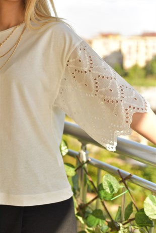 Kolları Fisto Beyaz Tshirt