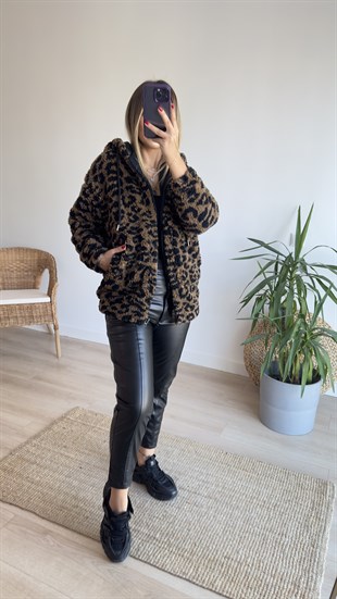 Leopar Desenli Astarlı Peluş Mont