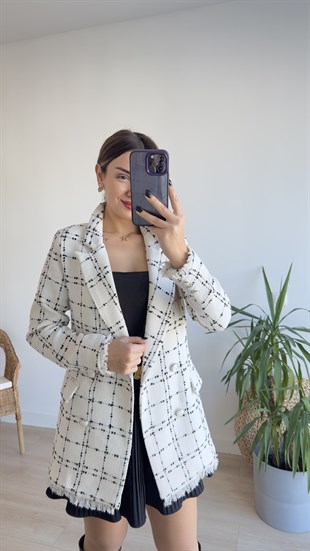 Püsküllü Siyah Beyaz Blazer Ceket