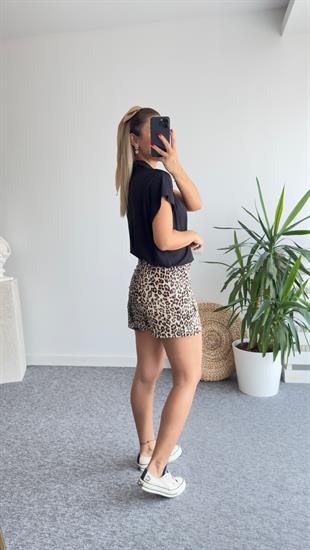 Kapaklı Leopar Desen Şort