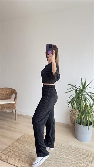 Siyah Piliseli Takım