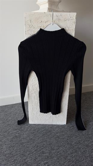 Zra Model Kol Yırtmaçlı Siyah Bluz